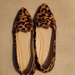 Leopard Print Pointed-Toe Flats - Brown/Black